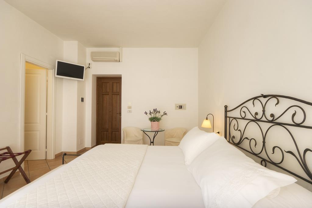 סירולו Guest House Villa Eva מראה חיצוני תמונה